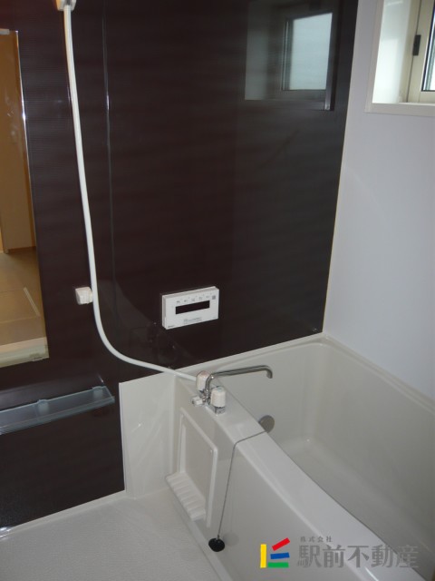 バス・シャワールーム　窓付き！換気に最適！