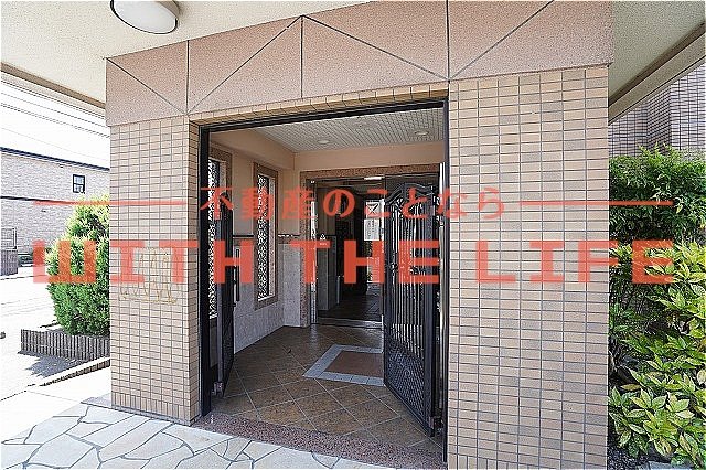 エントランス　建物の内部です