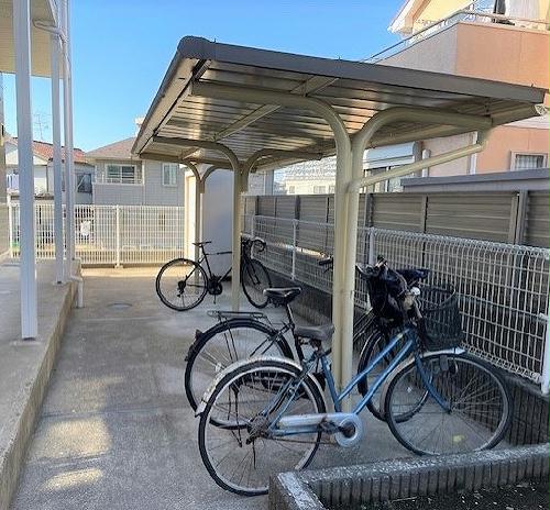 その他共有部分　屋根付き駐輪場完備