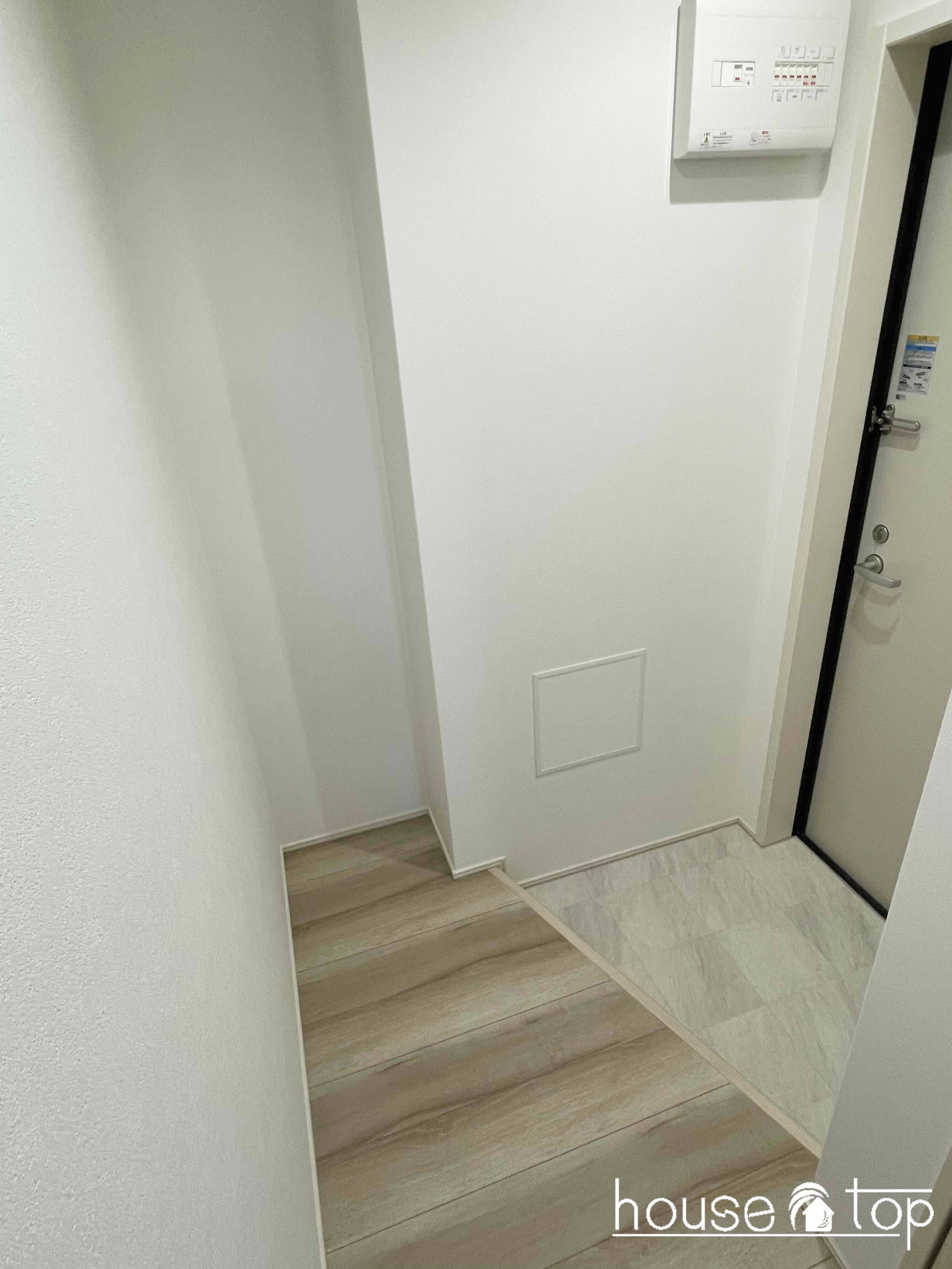 玄関　実際のお部屋の写真です