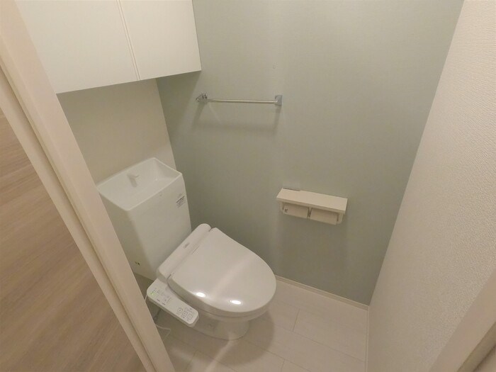 トイレ　快適な温水洗浄便座付き