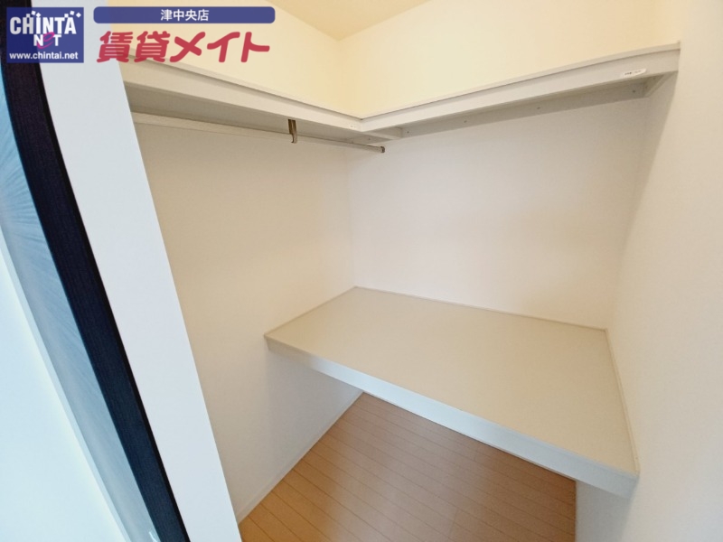 収納　別部屋反転参考写真です