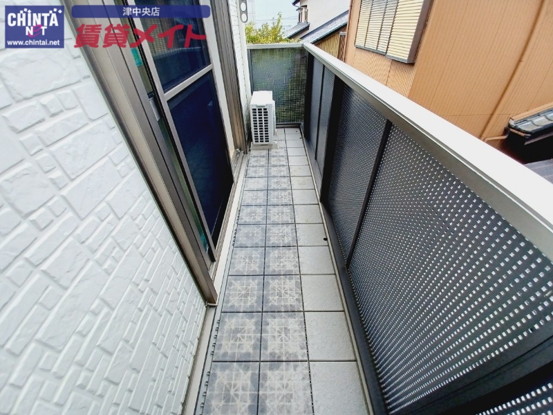 バルコニー　別部屋反転参考写真です