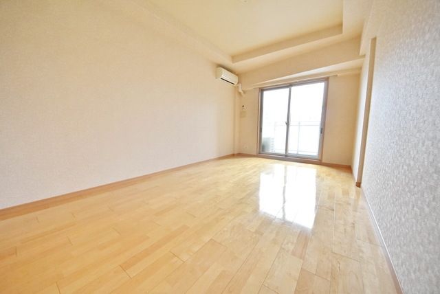 居室・リビング　※別部屋のお写真です。