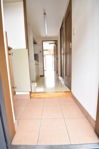 玄関　※参考写真