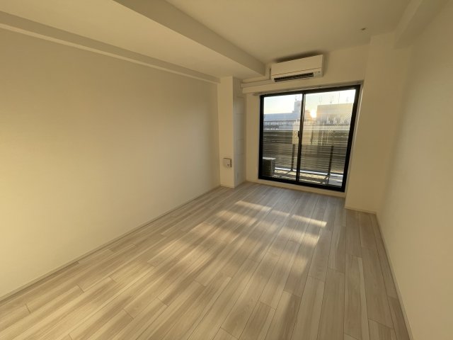 居室・リビング　イメージとして同建物他部屋を表示しています