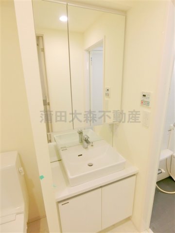 洗面設備　洗面脱衣所　2面鏡の独立洗面台