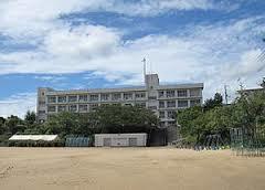 小学校　高丘西小学校（小学校）まで500m