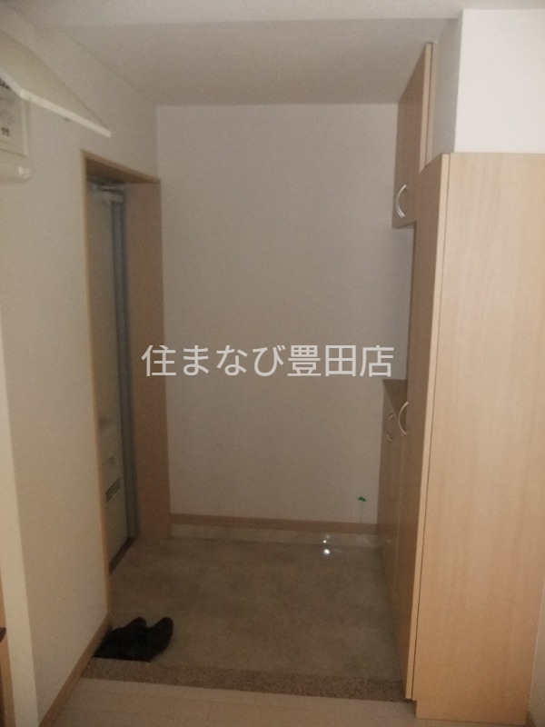 玄関　清掃前