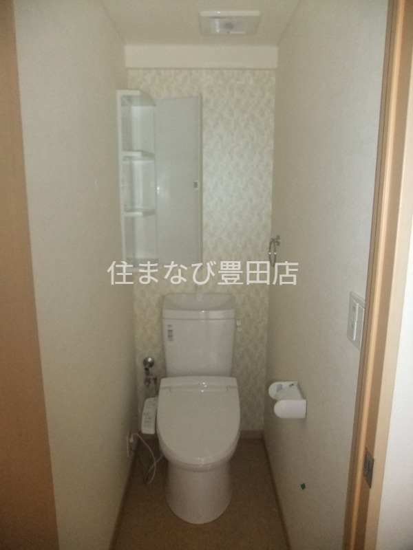 トイレ　清掃前