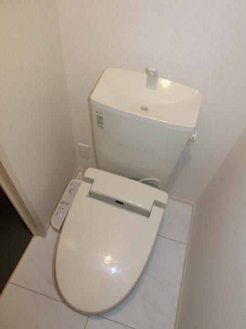 トイレ　※別号室参考写真です