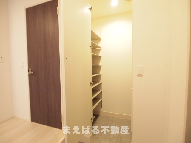 玄関　※写真別部屋
