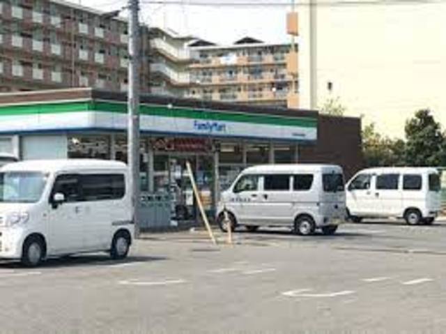 コンビニ　ファミリーマート東久留米所沢街道店（コンビニ）まで816m