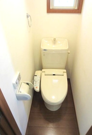 トイレ　※別部屋参考写真☆温水洗浄便座付トイレ☆