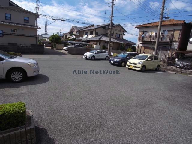 駐車場　駐車場