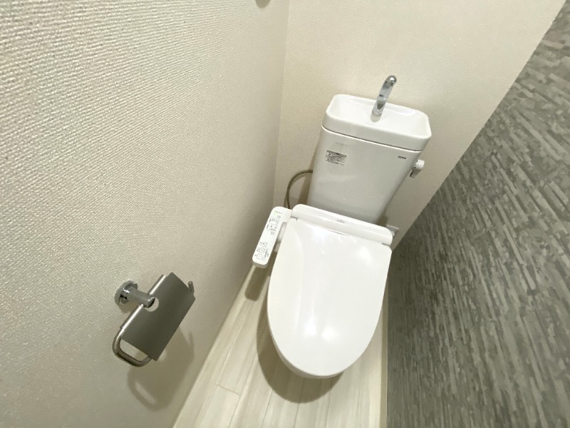 トイレ　温水洗浄暖房便座です！