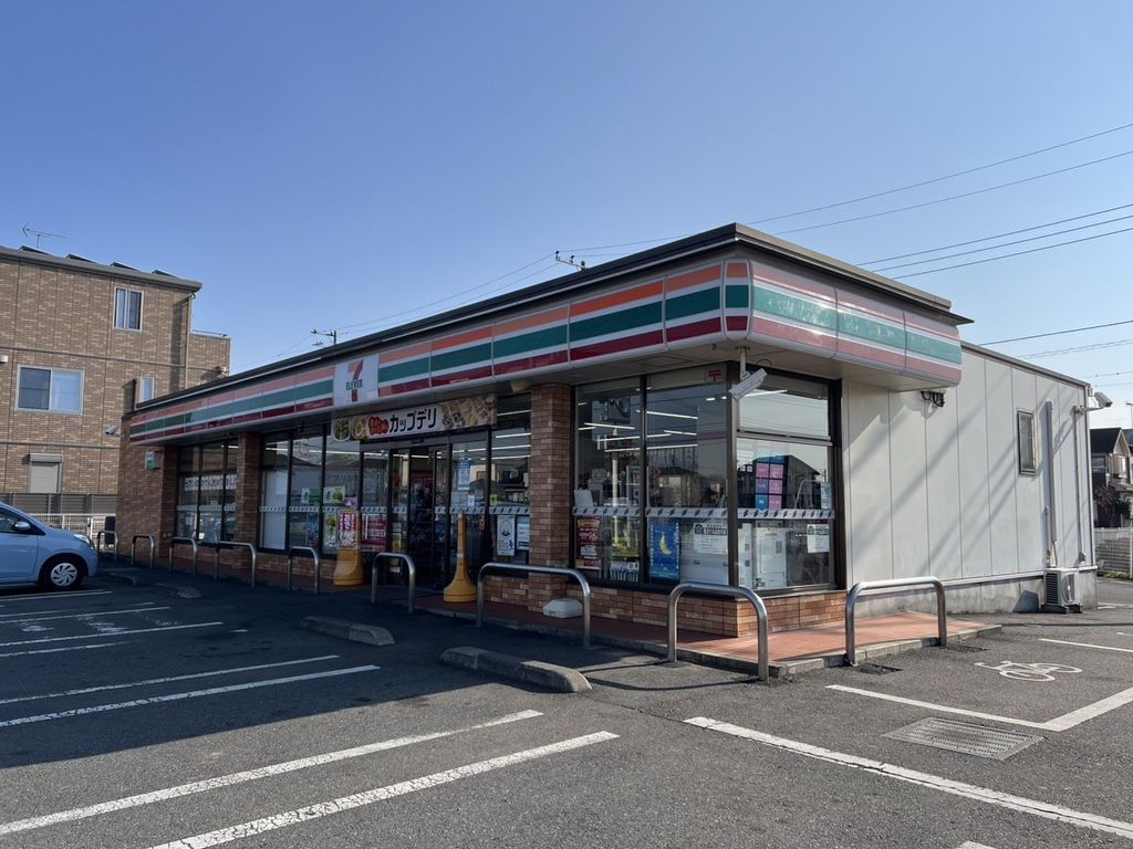 コンビニ　セブンイレブン上尾西門前店（コンビニ）まで540m