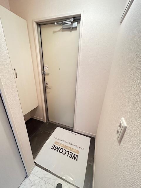 玄関　同タイプの別部屋の写真です