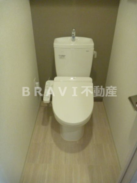 トイレ　【プレサンス心斎橋レヨン】落ち着いたトイレです