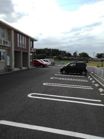 駐車場　駐車スペースもあります