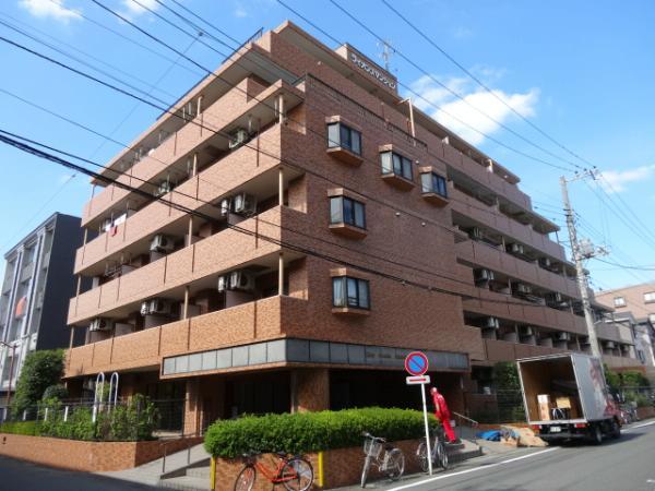 エントランス　ゆとりのあるエントランスです