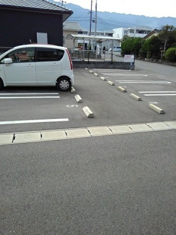 駐車場　駐車スペースもあります