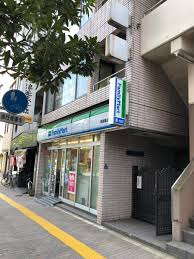 コンビニ　ファミリーマート両国亀沢店（コンビニ）まで300m