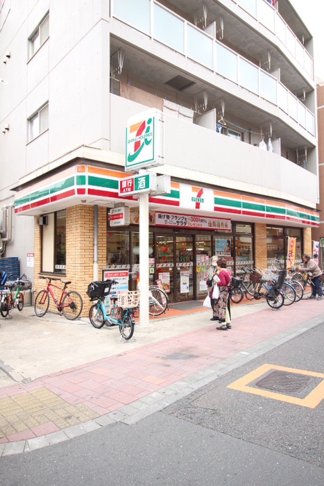 コンビニ　セブンイレブン（コンビニ）まで376m