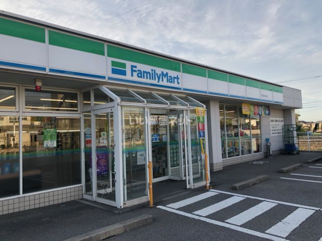 コンビニ　ファミリーマート　魚津北鬼江店（コンビニ）まで1023m