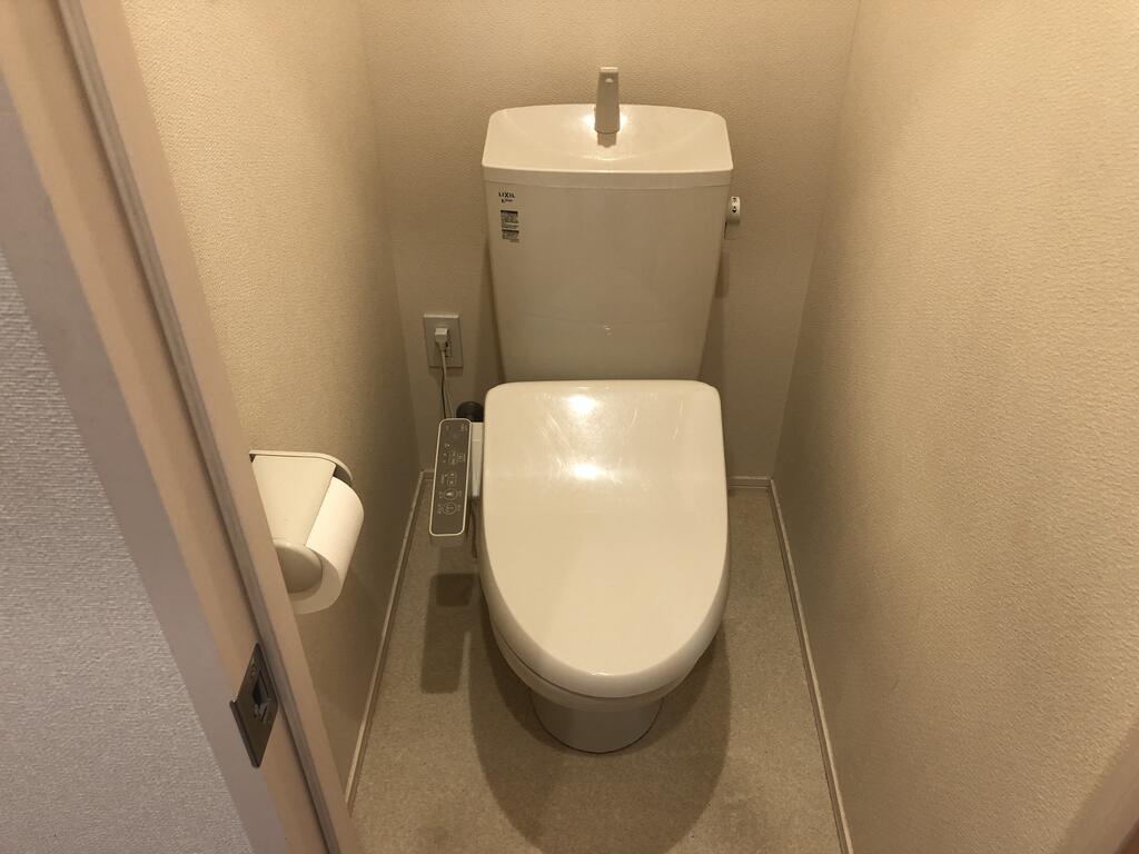 トイレ　※別号室の参考写真です