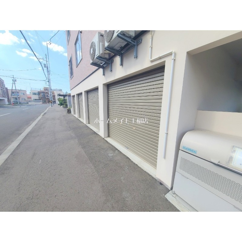 エントランス　建物入り口！