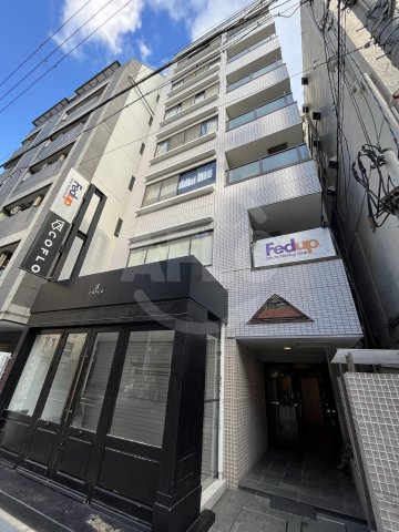 建物外観　アクセスサカイ　外観