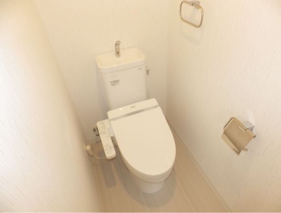 トイレ　※別タイプのお部屋のイメージ写真です。