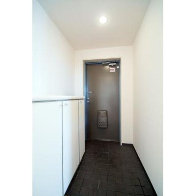 玄関　※写真は同タイプ住戸です。