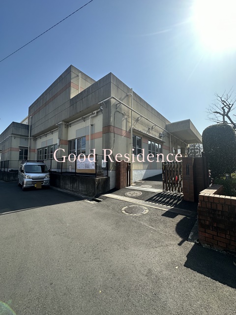 中学校　横浜市立新田中学校（中学校）まで248m