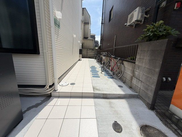エントランス　バルコニー