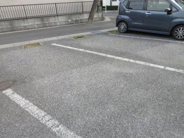 駐車場　敷地内