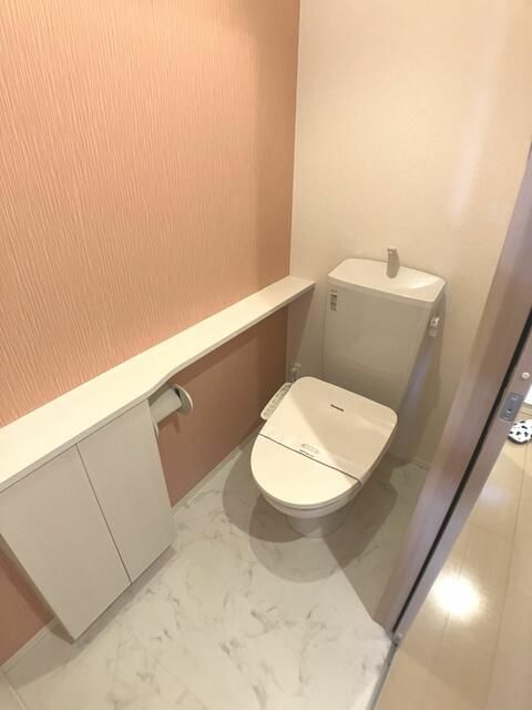 トイレ　写真は別の部屋のものです。