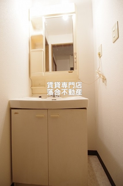 洗面設備　独立洗面化粧台付き