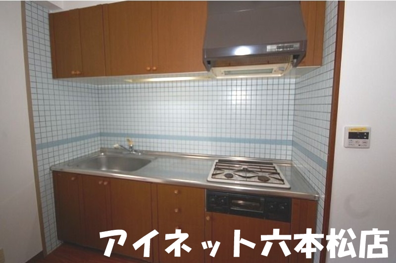 キッチン　3口コンロでお料理が捗りますね