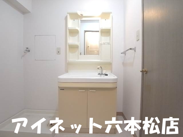 洗面設備　朝の支度はこちらで