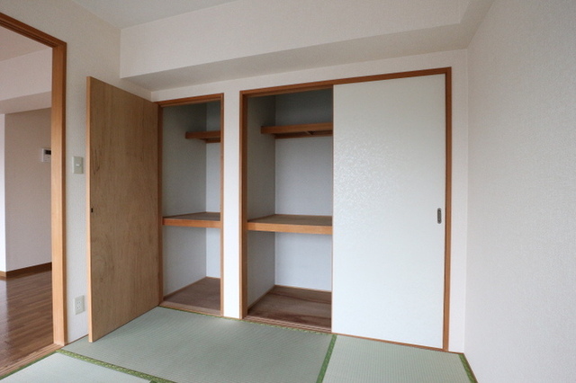 収納　和室　押し入れ