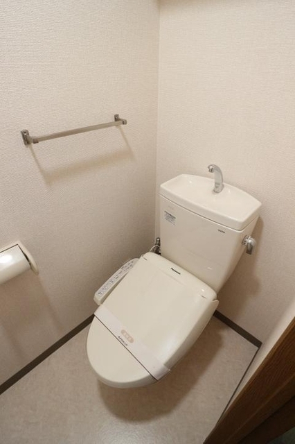 トイレ　温水洗浄暖房便座