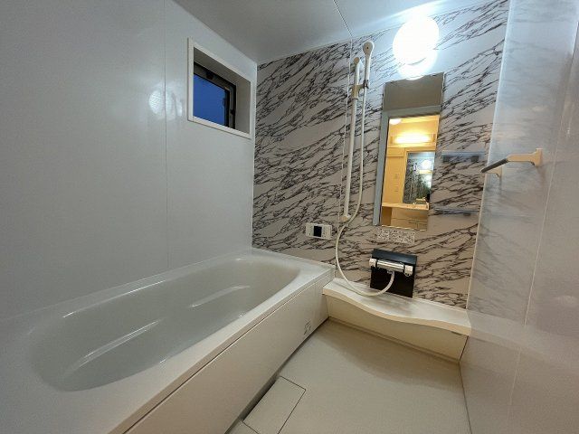 バス・シャワールーム　別のお部屋の写真です