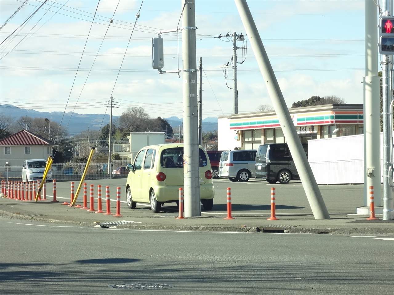 コンビニ　セブンイレブン前橋富士見田島店（コンビニ）まで664m