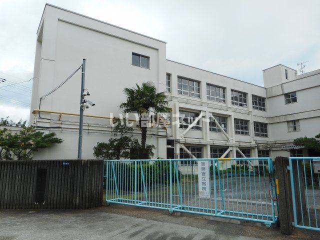 小学校　交野市立岩船小学校（小学校）まで933m