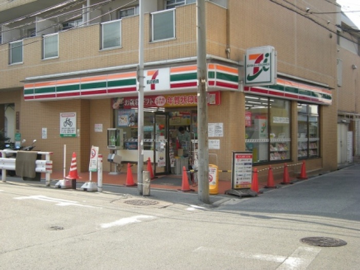 コンビニ　セブンイレブン（コンビニ）まで400m