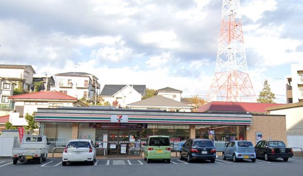 コンビニ　セブンイレブン（コンビニ）まで481m