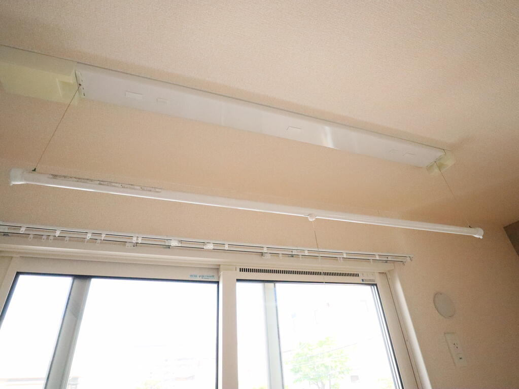 その他設備　室内物干し