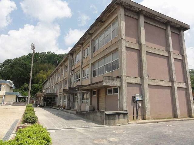 小学校　鳥取市立面影小学校（小学校）まで450m